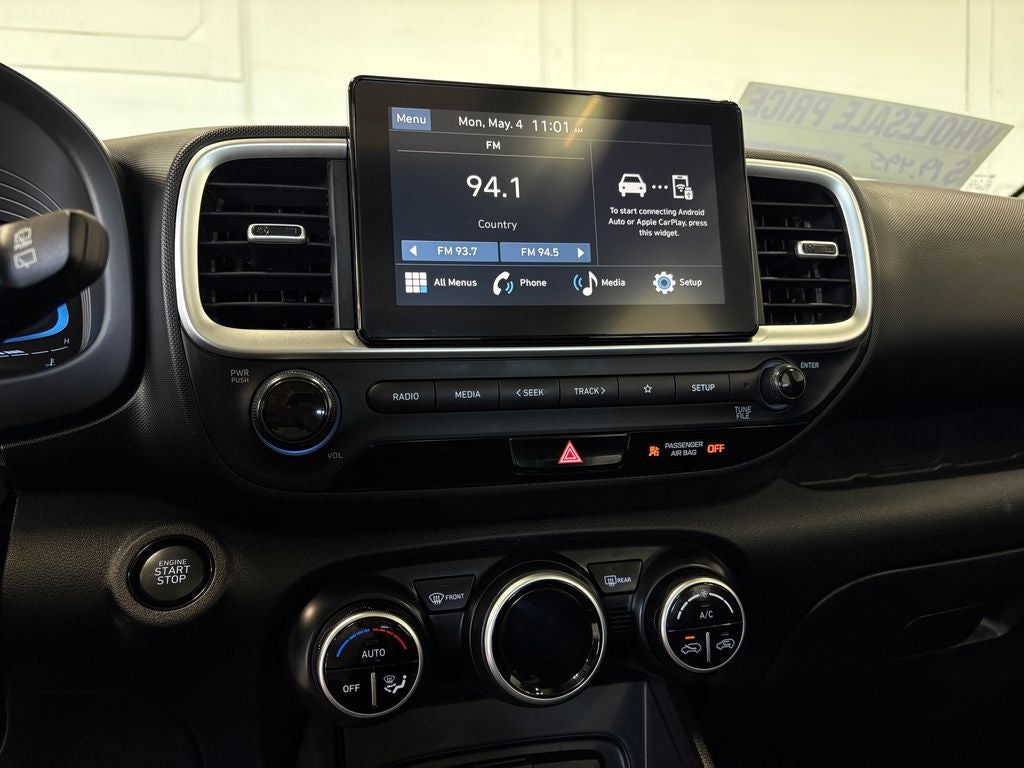 2025 Hyundai VENUE SEL Apple Carplay & Android Auto