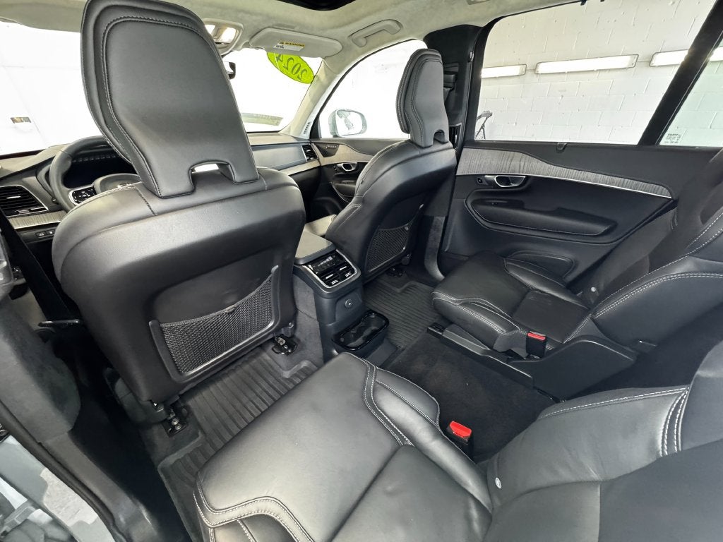 2024 Volvo XC90 Recharge Plug-In Hybrid Ultimate Lounge Package