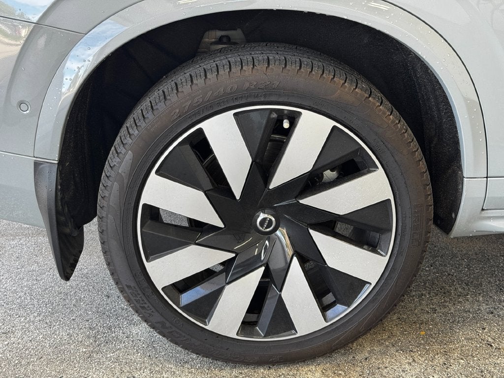 2024 Volvo XC90 Recharge Plug-In Hybrid Ultimate Lounge Package