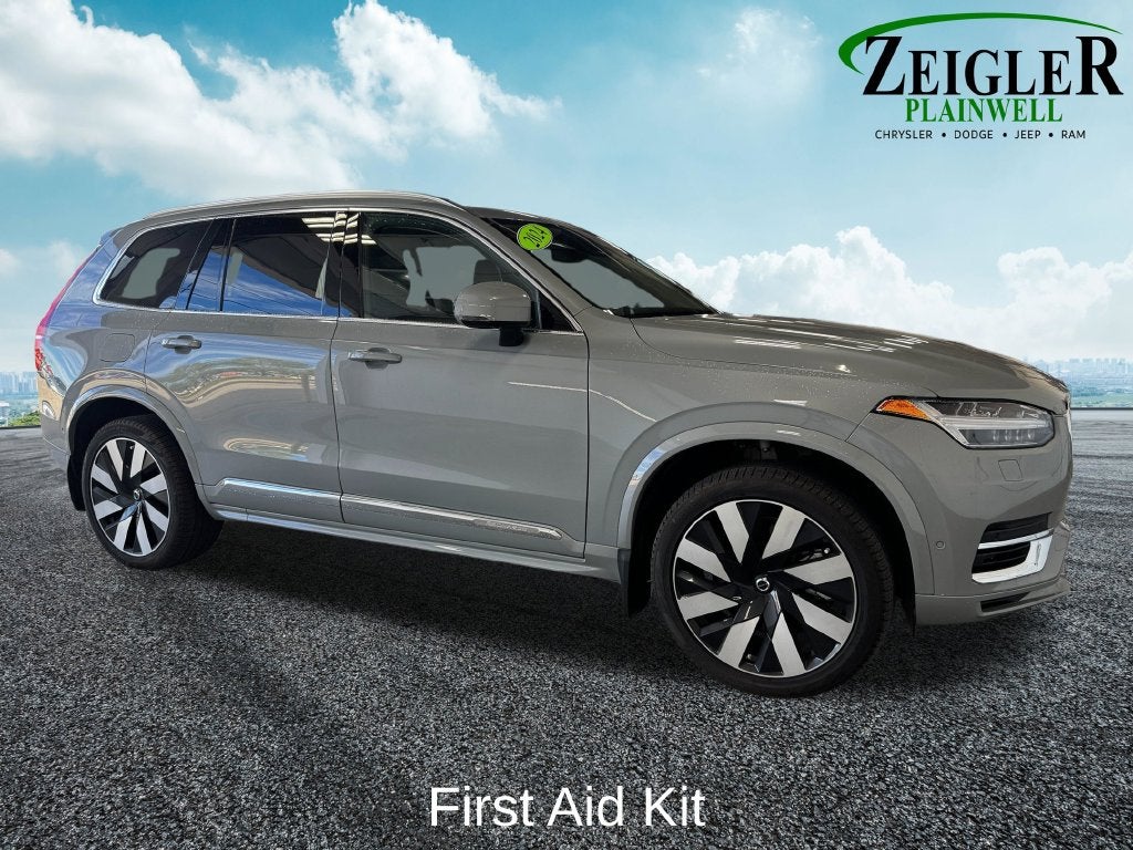 2024 Volvo XC90 Recharge Plug-In Hybrid Ultimate Lounge Package