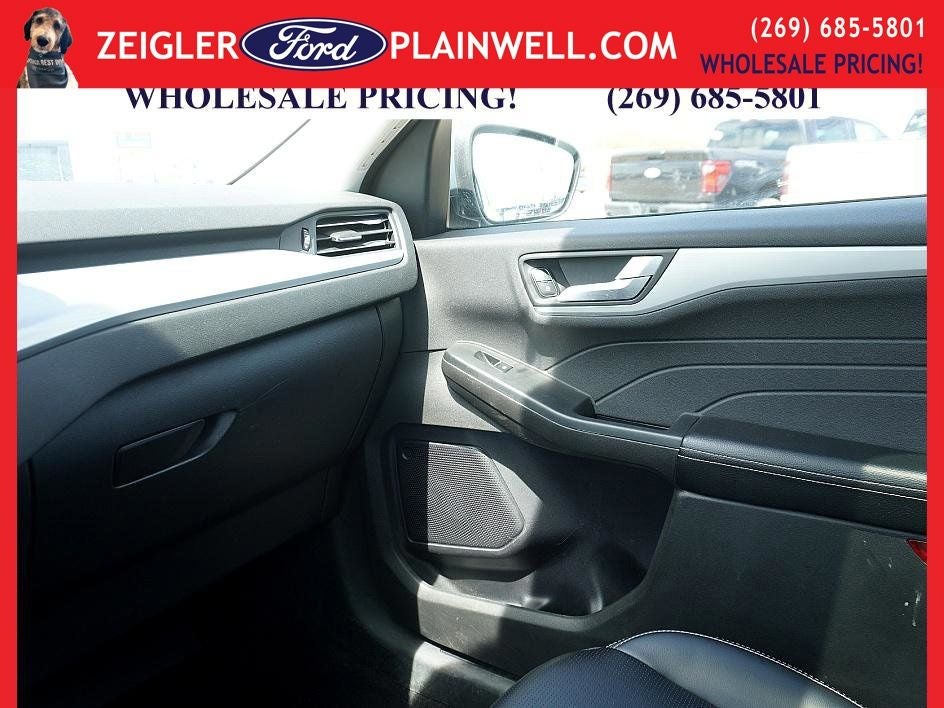 2023 Ford Escape Platinum AWD PANORAMIC ROOF HEATED LEATHER SYNC 4
