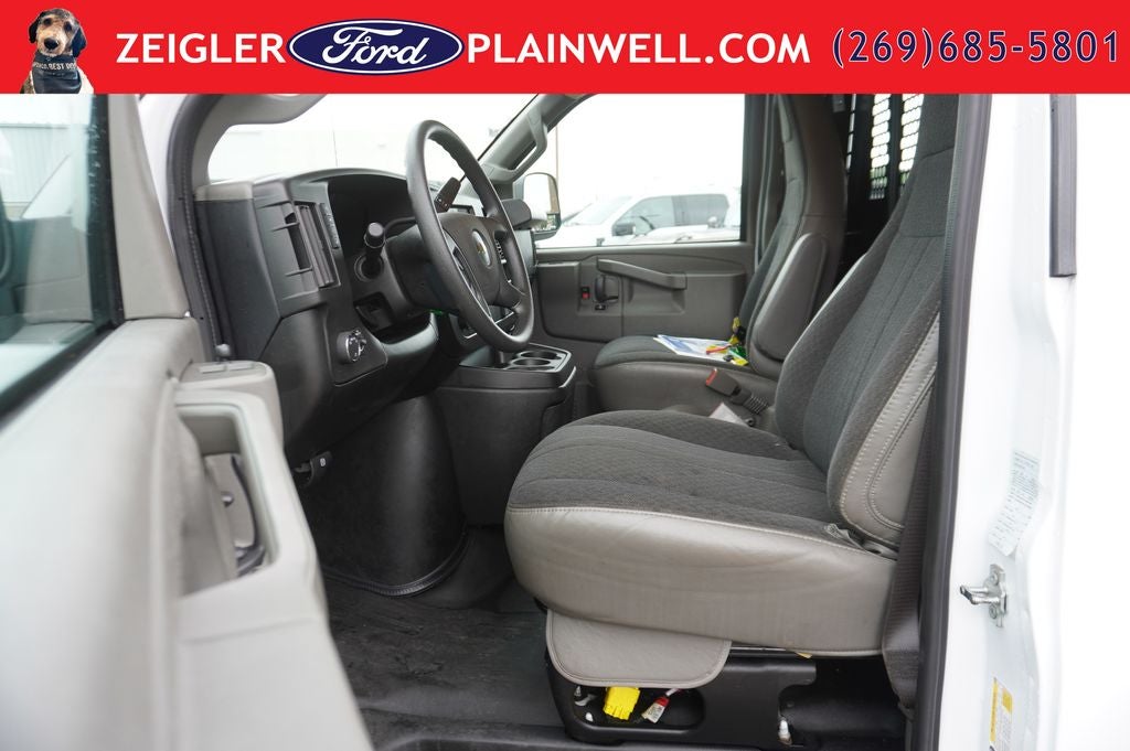 2024 Chevrolet Express 2500 Work Van Cargo