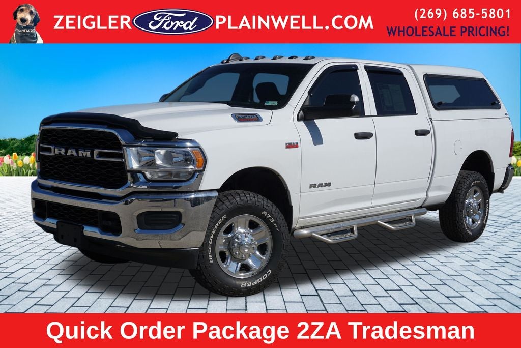 2019 RAM 3500 Tradesman Crew Cab 4x4 V8 6.4 Liter Hemi Fiberglass Topper T