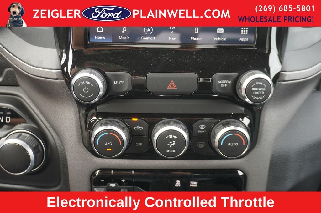 2023 RAM 3500 Tradesman 4x4 CREW CAB LONG BOX 6.4L V8 Navigation HD Vinyl