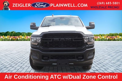 2023 RAM 3500 Tradesman 4x4 CREW CAB LONG BOX 6.4L V8 Navigation HD Vinyl