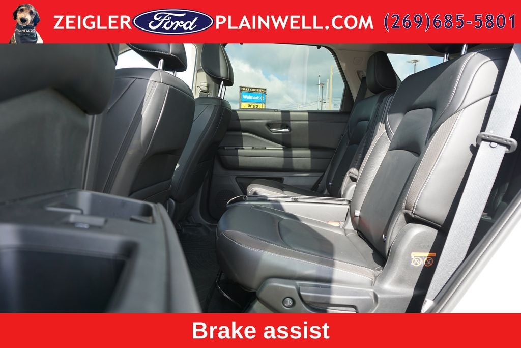 2023 Nissan Pathfinder SL