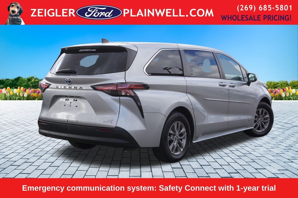 2021 Toyota Sienna LE 8 Passenger