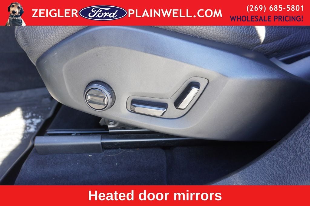 2023 Volvo XC60 Recharge Plug-In Hybrid T8 Plus Dark Theme