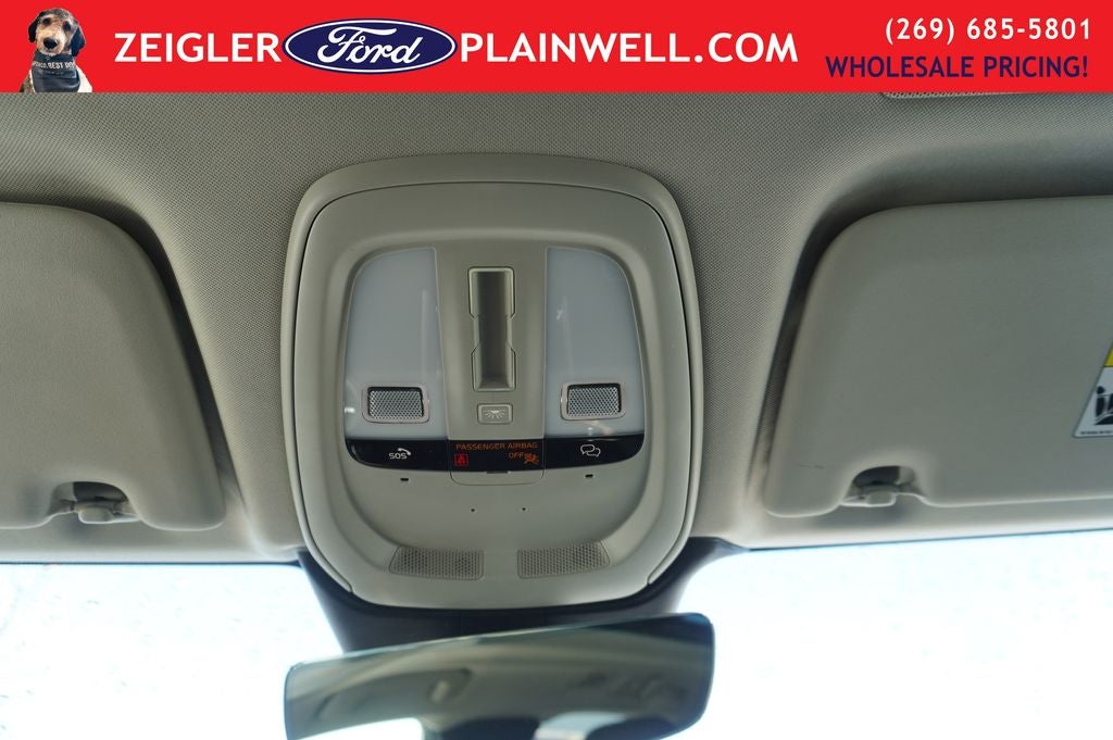 2023 Volvo XC60 Recharge Plug-In Hybrid T8 Plus Dark Theme