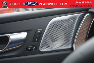 2023 Volvo XC60 B5 Ultimate Bright Theme