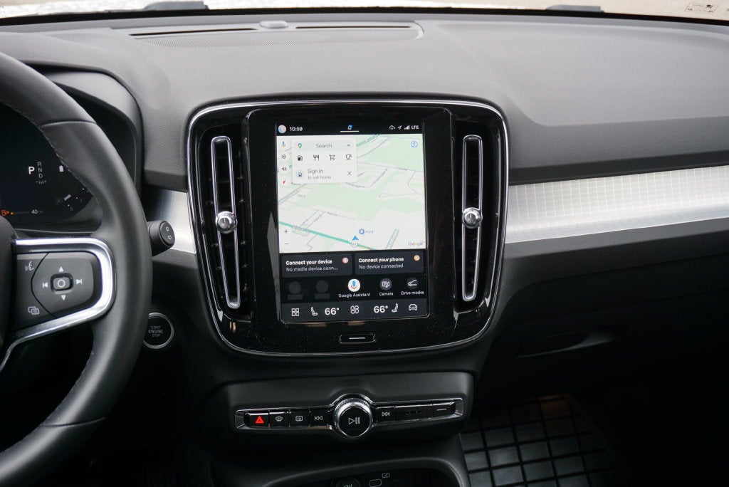 2024 Volvo XC40 B5 Core