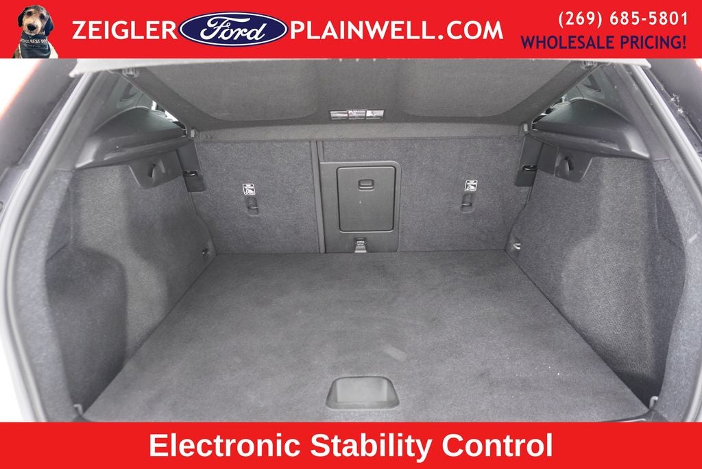 2024 Volvo XC40 B5 Core AWD