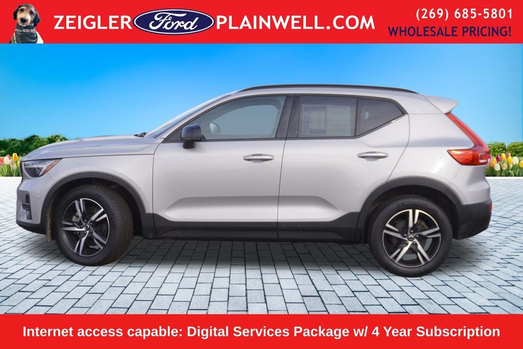 2024 Volvo XC40 B5 Core AWD