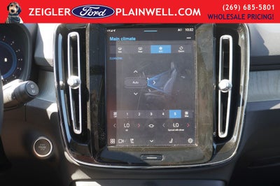 2023 Volvo XC40 B5 Plus Dark Theme AWD HEATED LEATHER POWER MOONROOF NAV