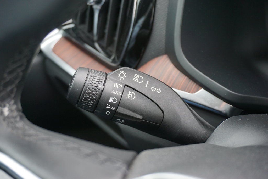 2025 Volvo V60 Cross Country B5 Plus AWD Leather Power Moonroof Rear Camera