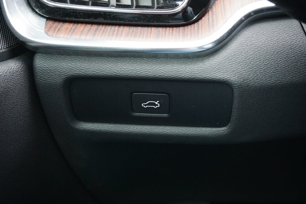 2025 Volvo V60 Cross Country B5 Plus AWD Leather Power Moonroof Rear Camera