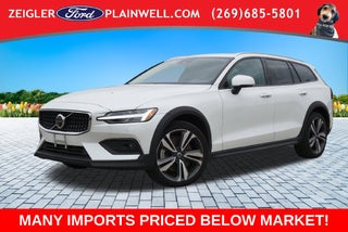 2025 Volvo V60 Cross Country B5 Plus AWD Leather Power Moonroof Rear Camera