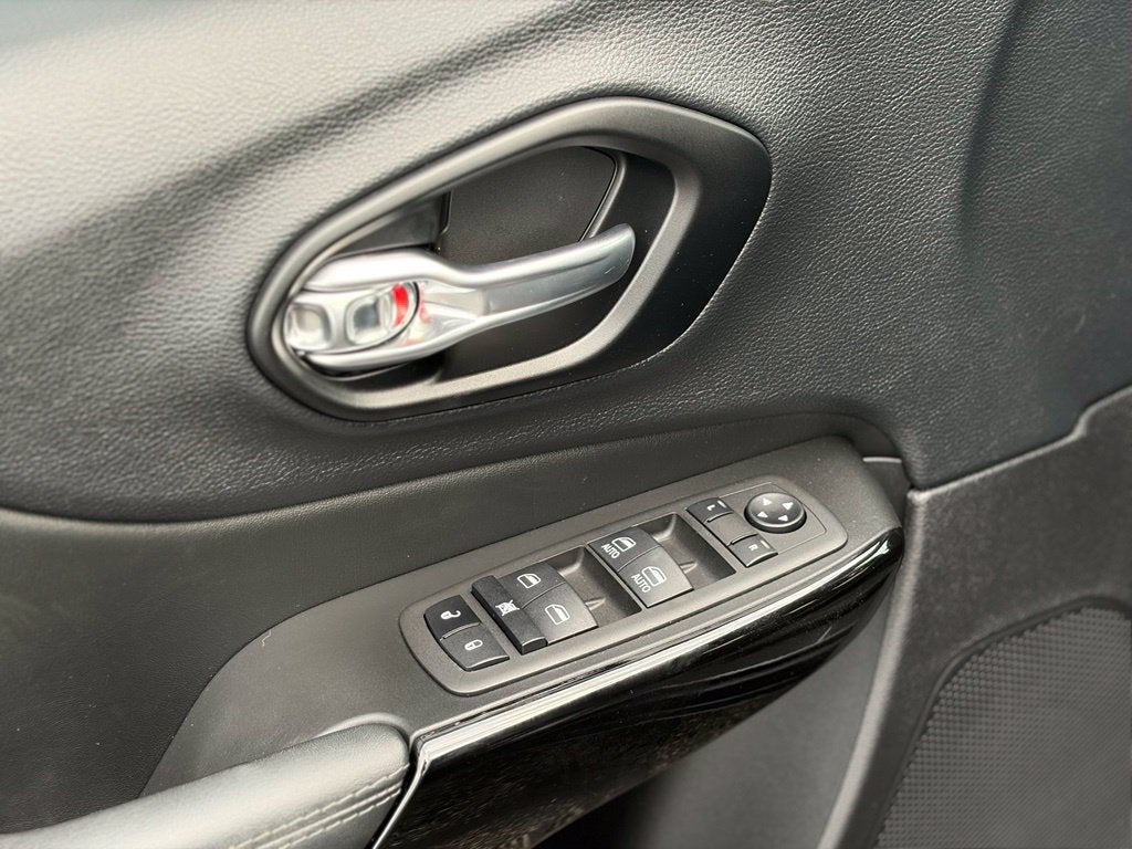 2023 Jeep Cherokee Altitude * Certified Pre-Owned *