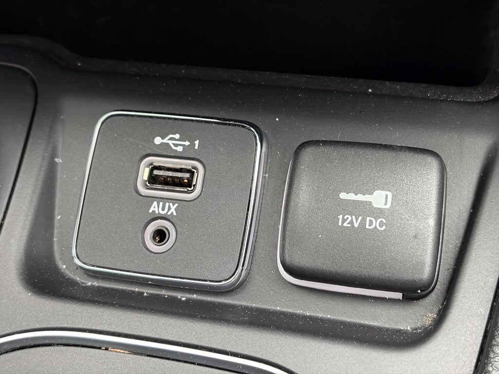 2022 Jeep Cherokee Latitude Lux * Certified Pre-Owned *