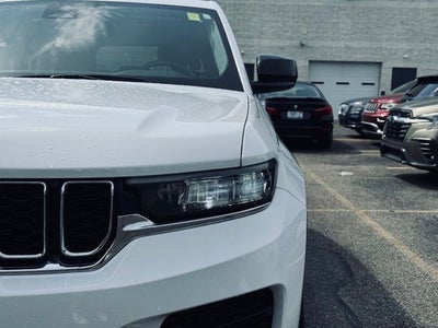 2023 Jeep Grand Cherokee Laredo 4x4