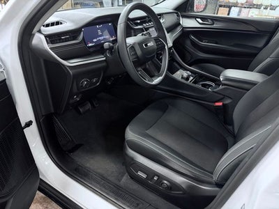 2023 Jeep Grand Cherokee Laredo 4x4