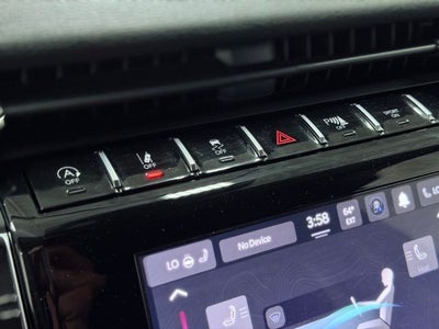 2023 Jeep Grand Cherokee Laredo 4x4