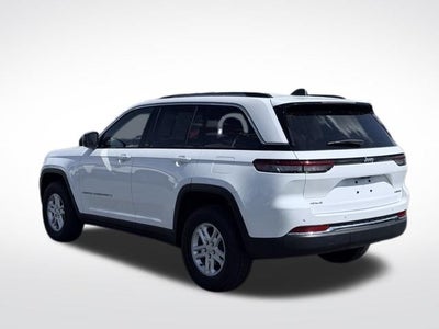 2023 Jeep Grand Cherokee Laredo 4x4