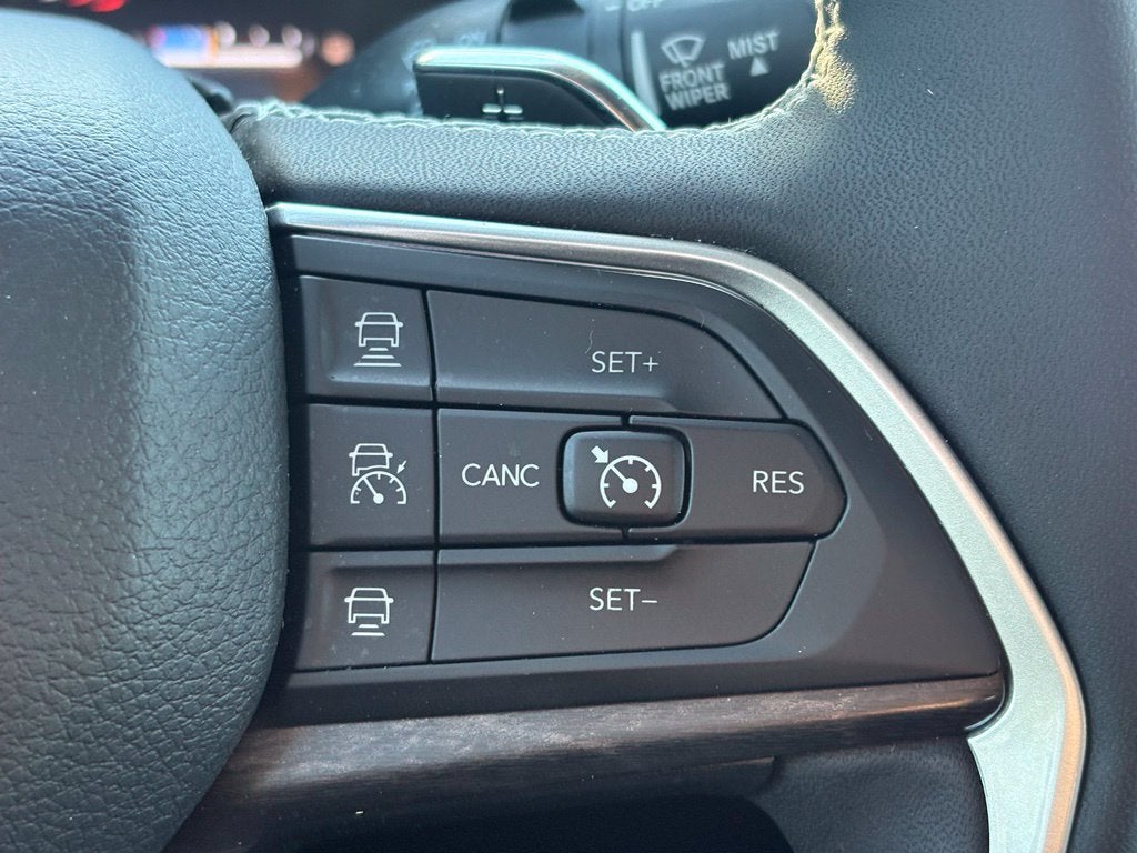 2023 Jeep Grand Cherokee Limited * Certified Pre-Owned *