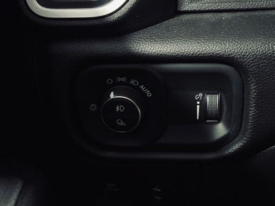 2022 RAM 1500 Big Horn Crew Cab 4x4 5'7' Box