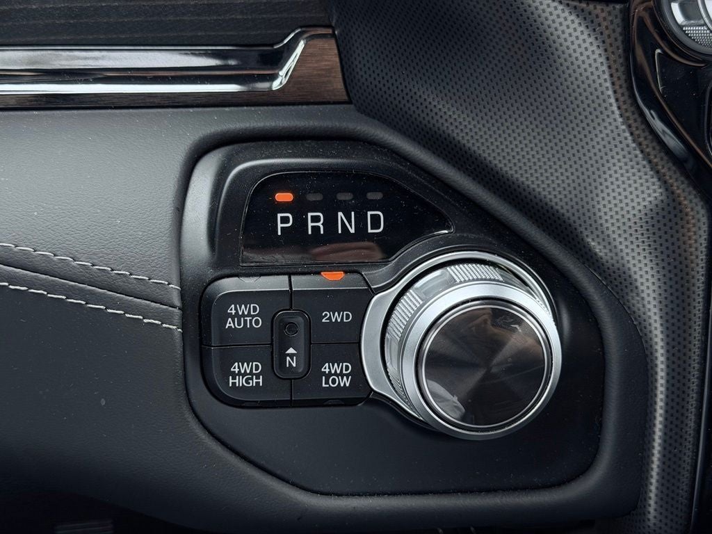 2022 RAM 1500 Limited Crew Cab 4x4 5'7' Box