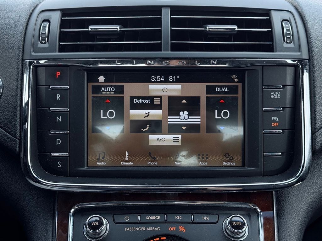 2017 Lincoln Continental Select