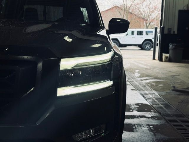 2023 Nissan Frontier Crew Cab PRO-4X 4x4