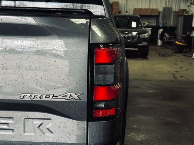 2023 Nissan Frontier Crew Cab PRO-4X 4x4