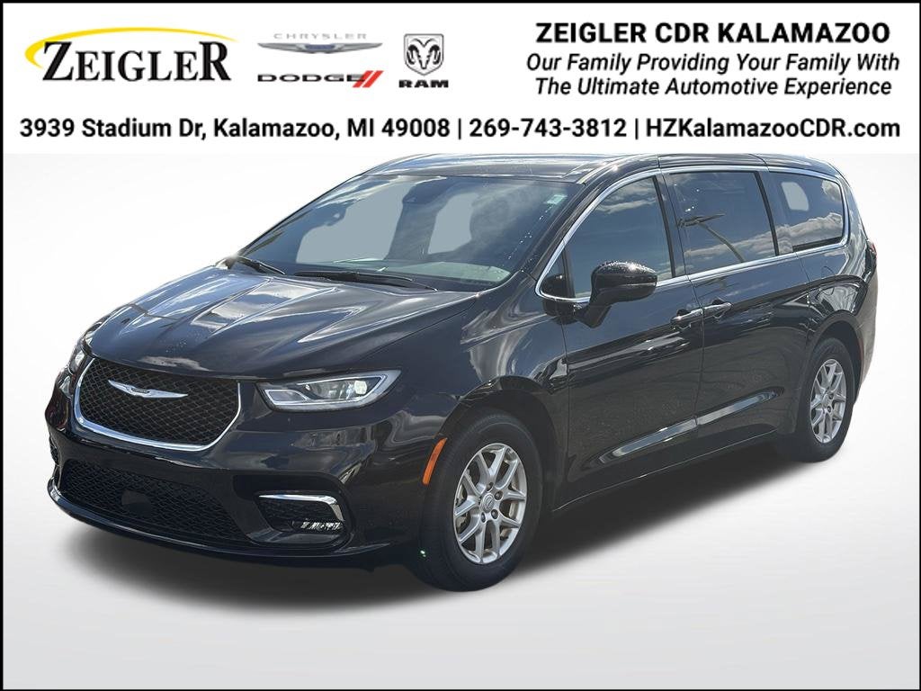 2025 Chrysler Pacifica Select * Certified Pre-Owned *