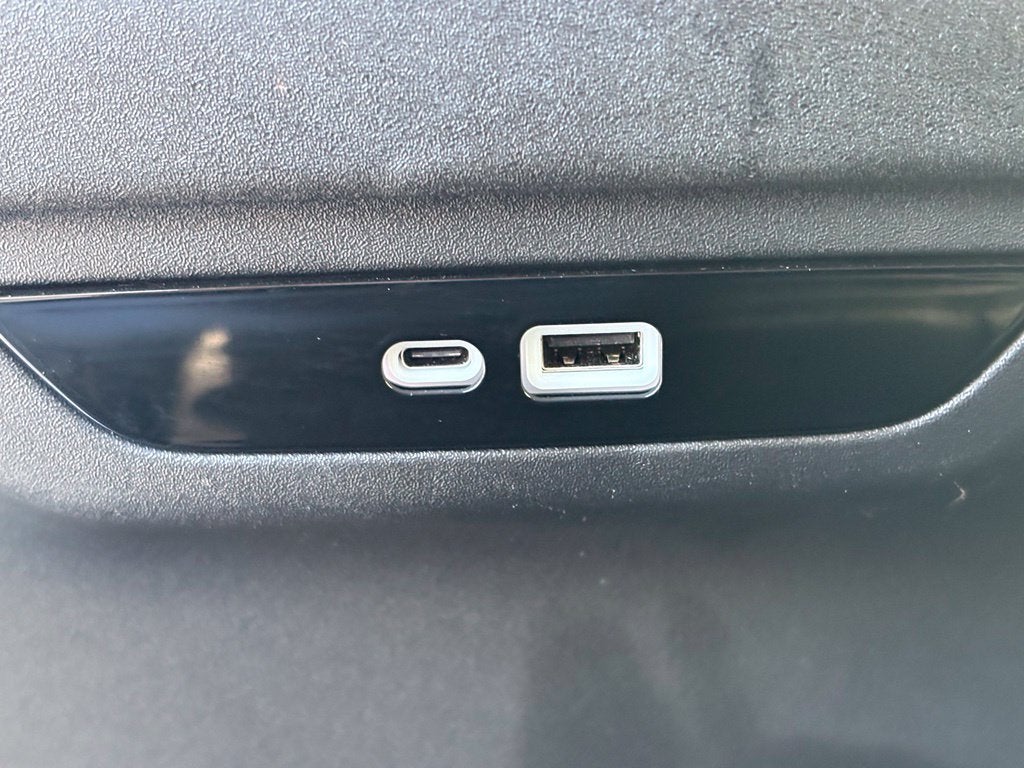 2024 Chrysler Pacifica Touring L * Certified Pre-Owned *
