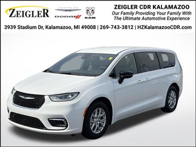 2025 Chrysler Pacifica Select * Certified Pre-Owned *
