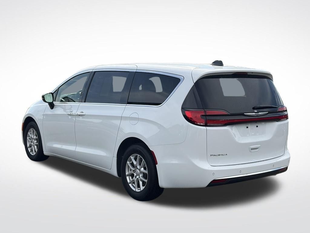 2025 Chrysler Pacifica Select * Certified Pre-Owned *