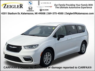 2025 Chrysler Pacifica Select * Certified Pre-Owned *