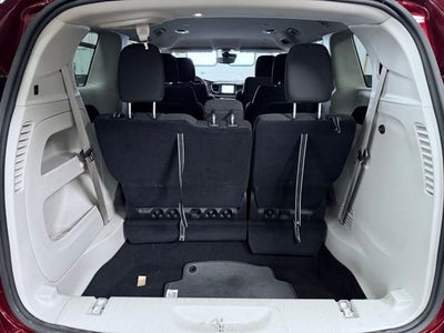 2023 Chrysler Voyager LX