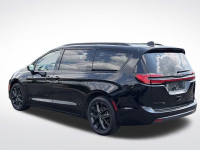 2025 Chrysler Pacifica Limited * Certified Pre-Owned *