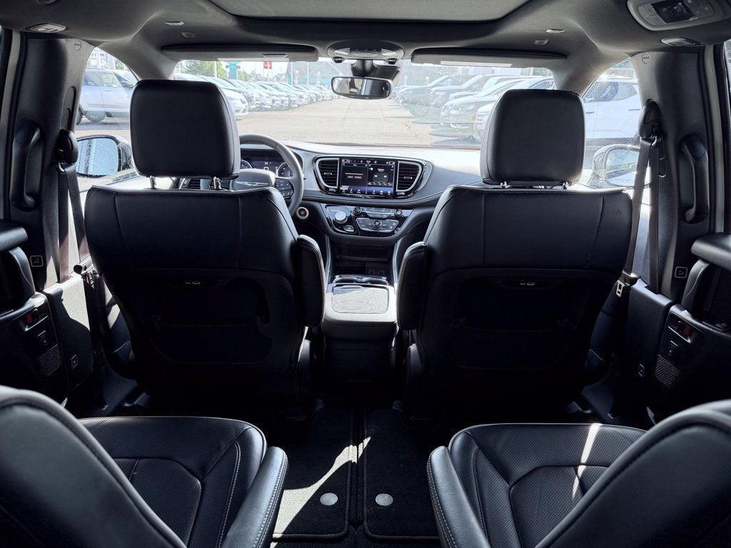 2025 Chrysler Pacifica Limited * Certified Pre-Owned *