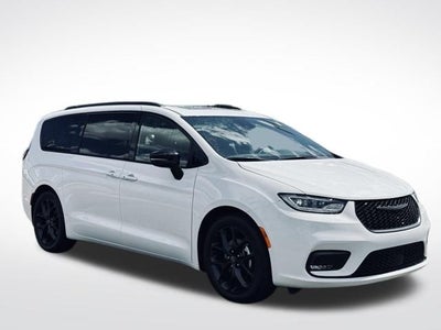 2025 Chrysler Pacifica Limited