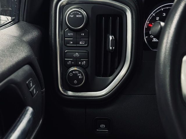 2020 Chevrolet Silverado 1500 4WD Crew Cab Short Bed LT