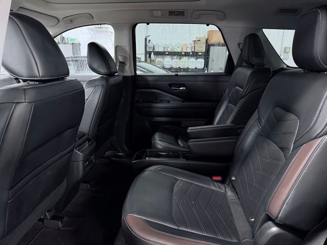 2022 Nissan Pathfinder Platinum 4WD