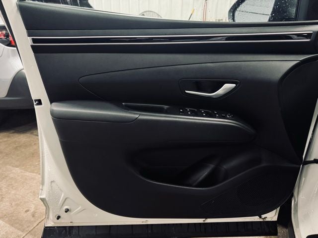 2023 Hyundai TUCSON SE