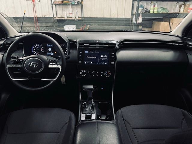 2023 Hyundai TUCSON SE