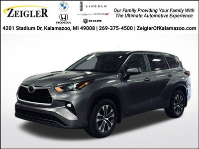 2025 Toyota Highlander Base