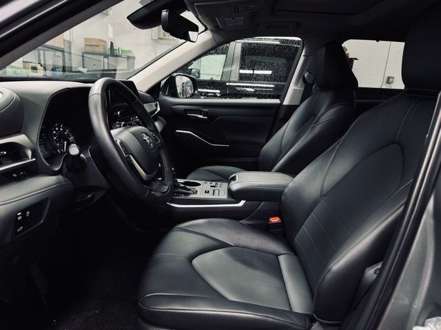 2025 Toyota Highlander Base