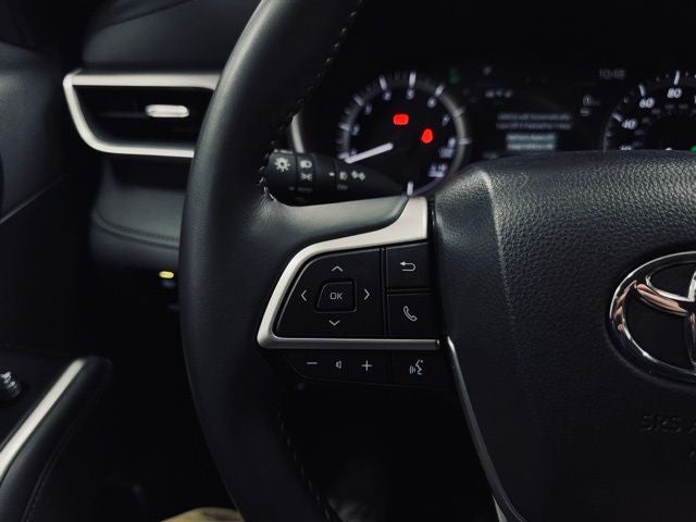 2025 Toyota Highlander Base