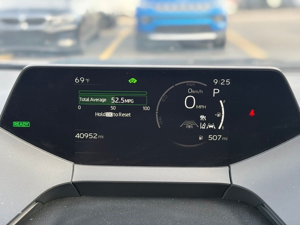 2025 Toyota Prius LE